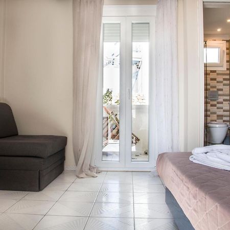 Christina Rooms Adamantas  Luaran gambar