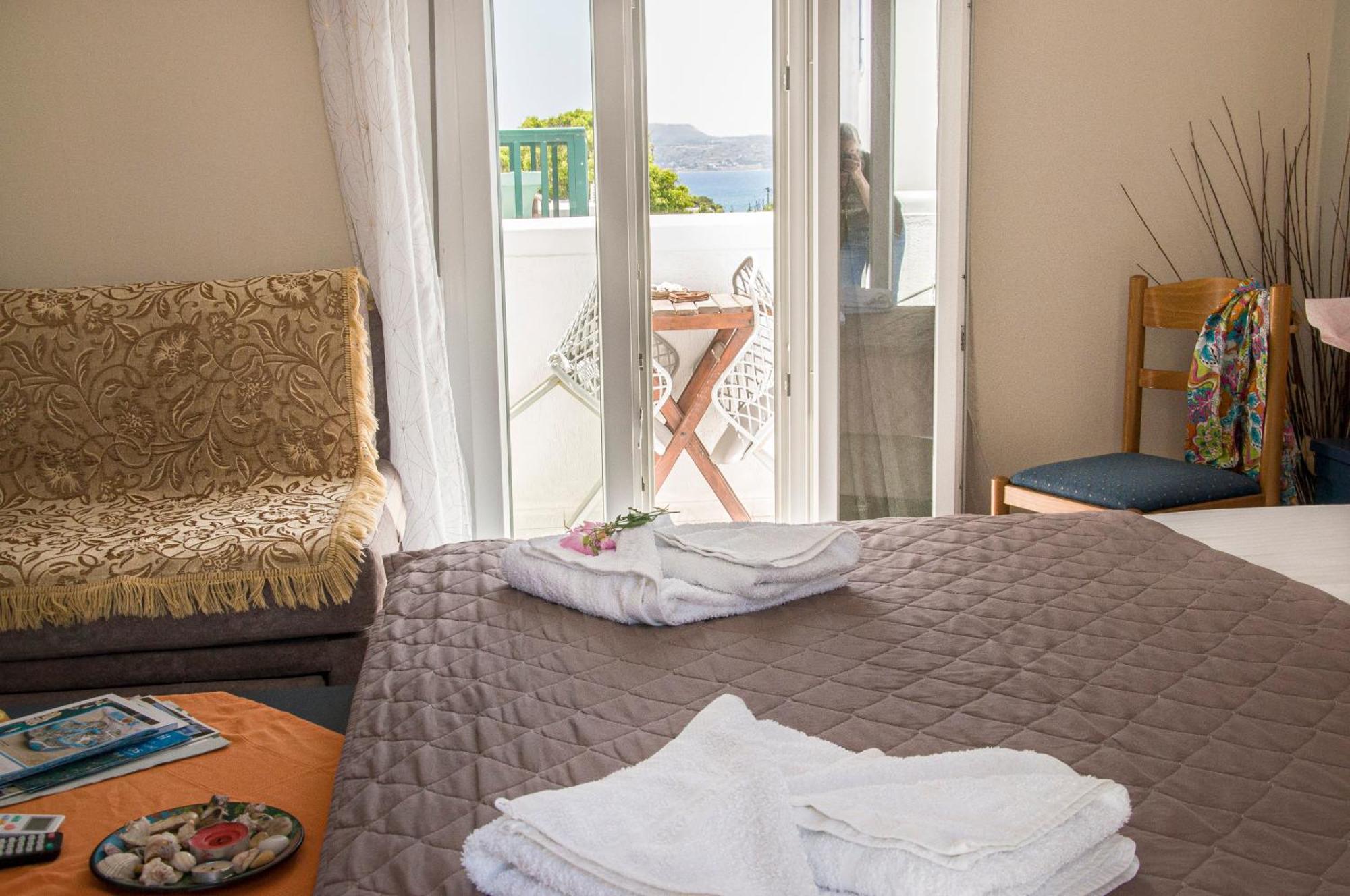 Christina Rooms Adamantas  Luaran gambar