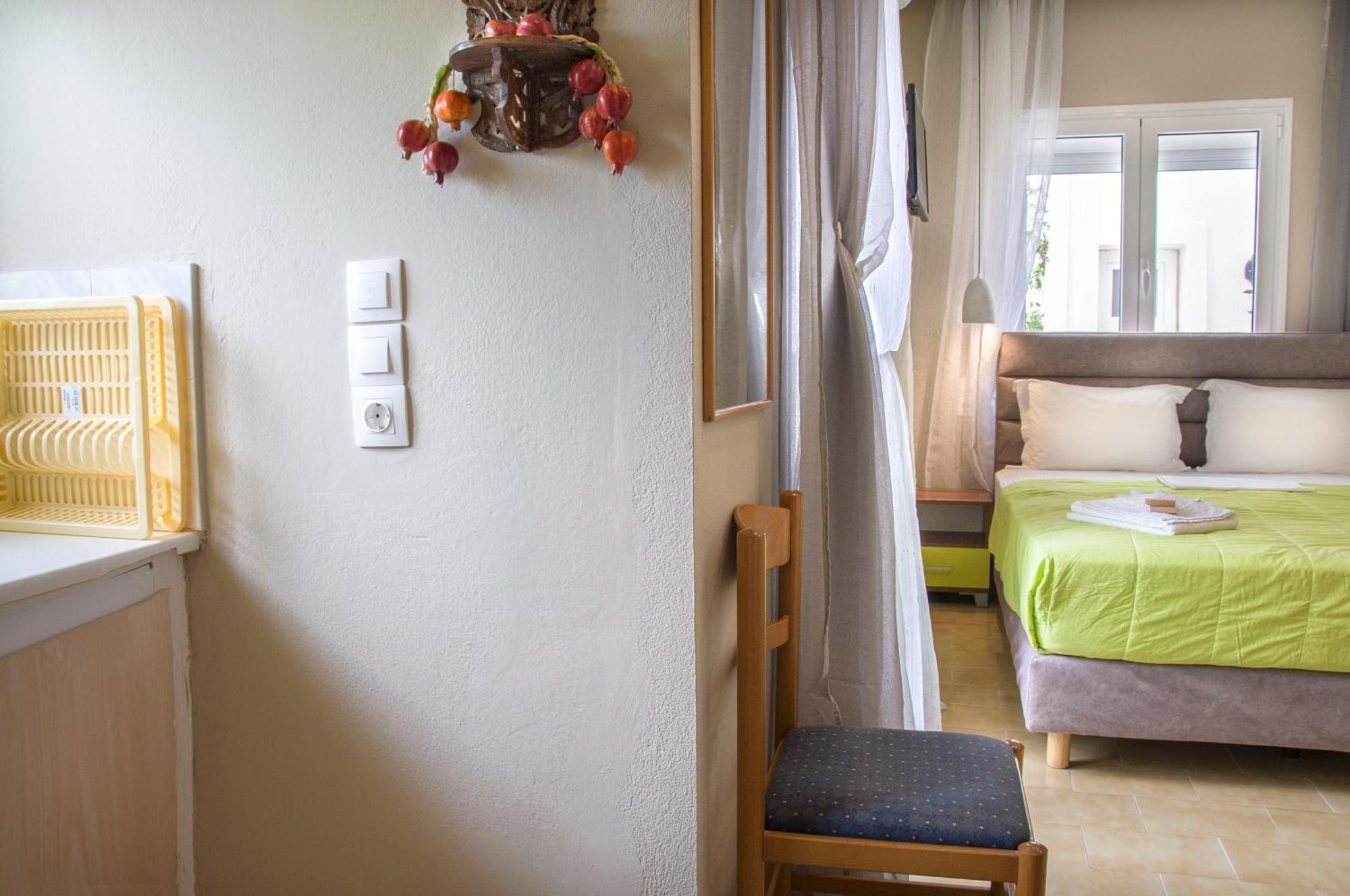 Christina Rooms Adamantas  Luaran gambar
