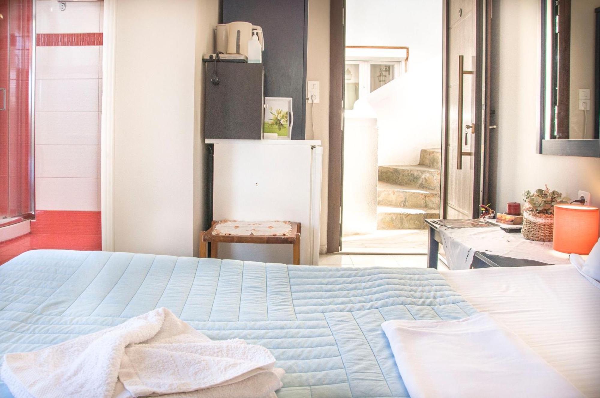 Christina Rooms Adamantas  Luaran gambar