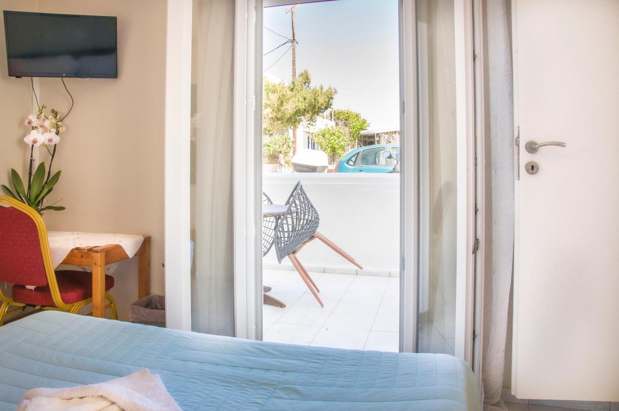 Christina Rooms Adamantas  Luaran gambar
