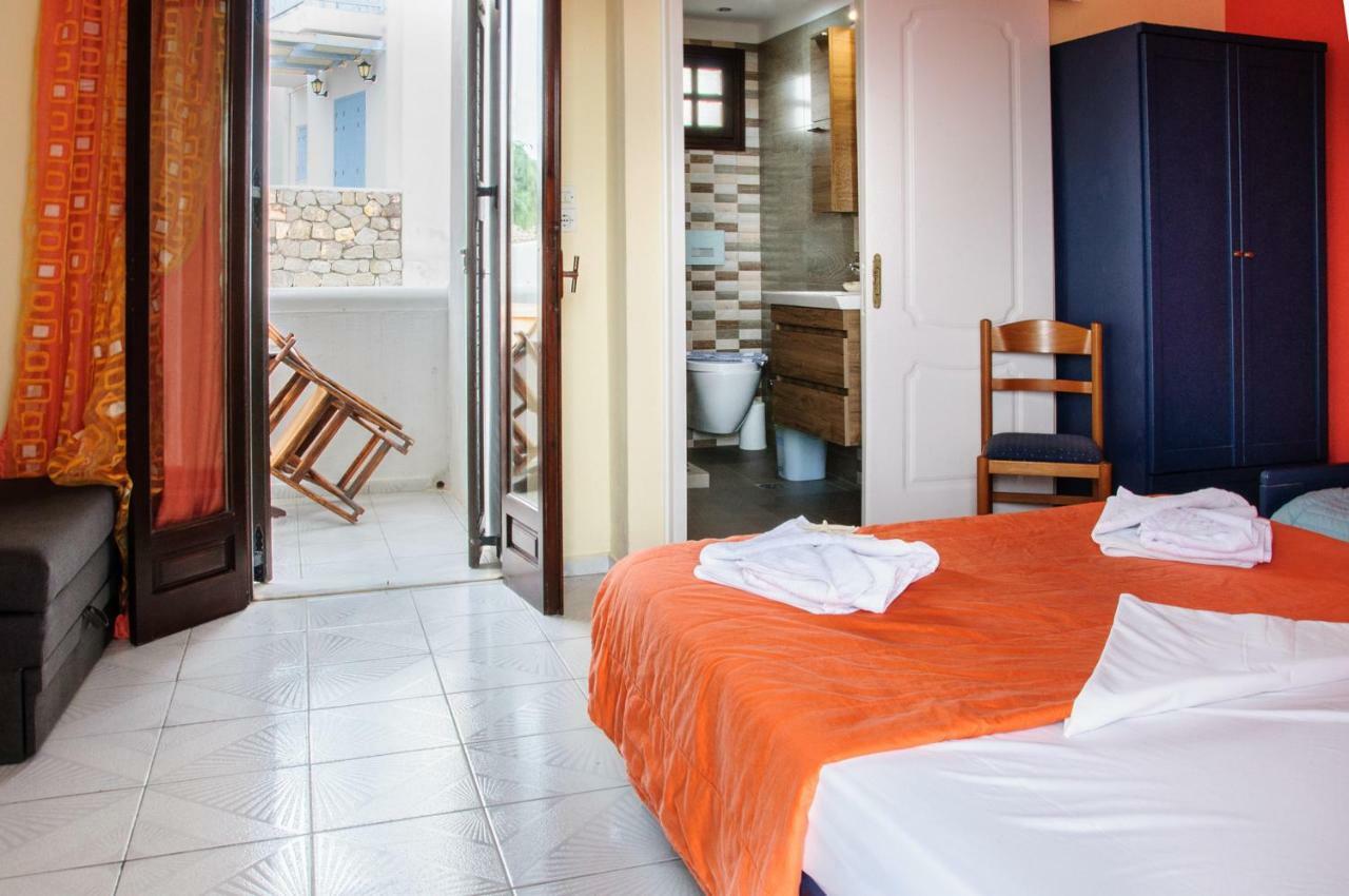 Christina Rooms Adamantas  Luaran gambar